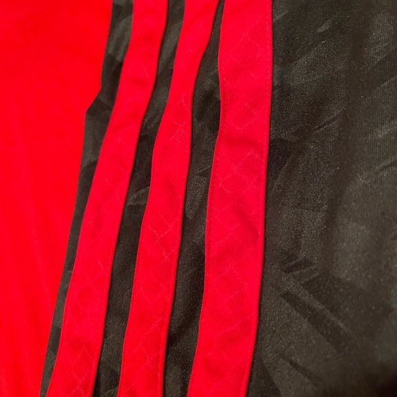 Official Chicago Bulls Warmup Top - Picture 5 of 5